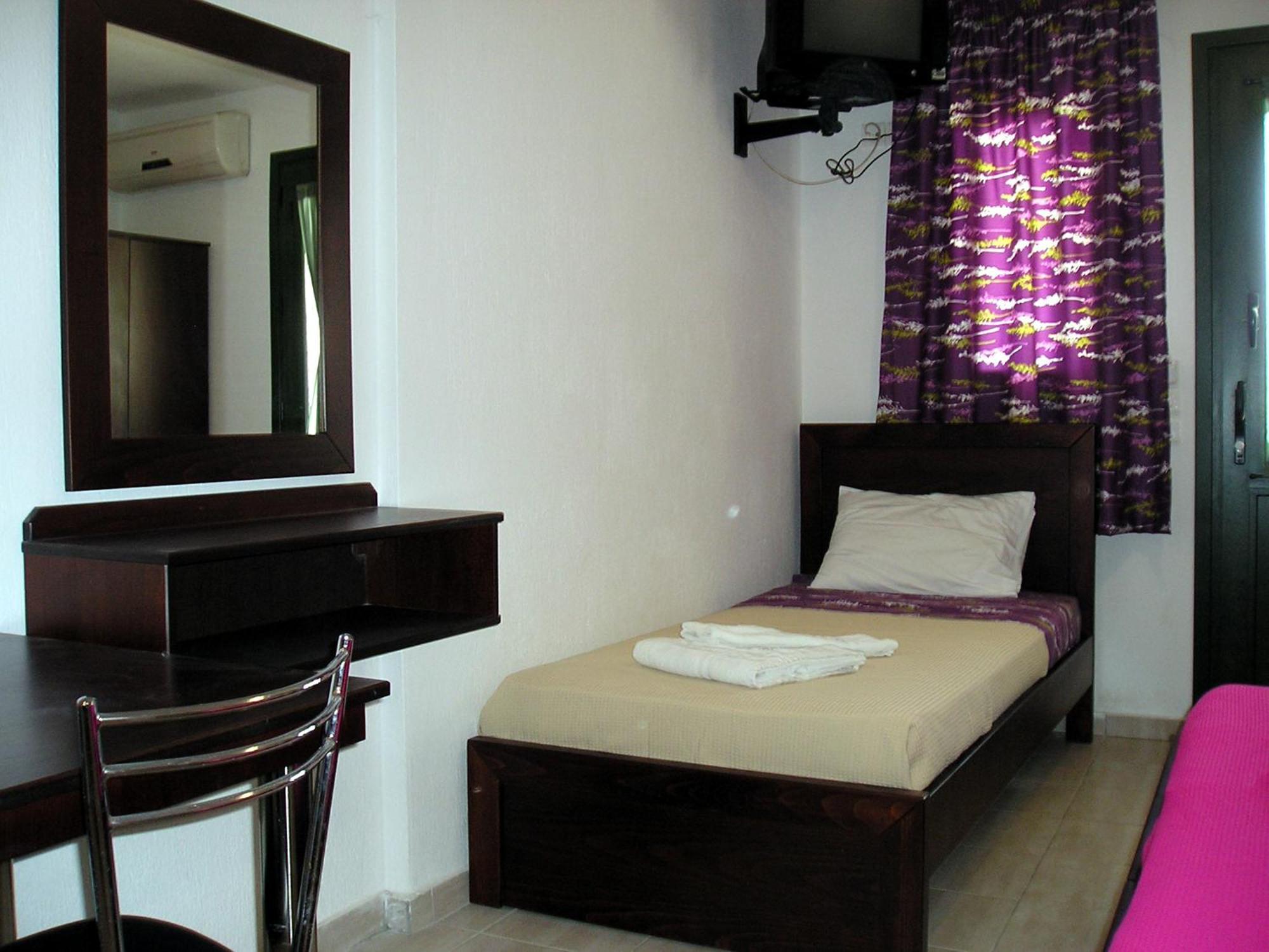 Golden Beach Inn Chrysi Ammoudia Room photo
